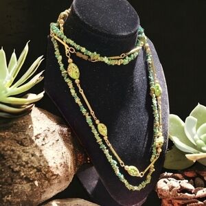 Turquoise and Turquoise w gold tone necklace set.
